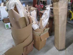 lot 111 image: Large lot of veneer, assorted sizes...