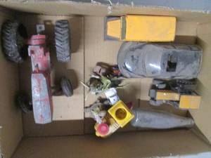 lot 130 image: Lot of vintage toys...