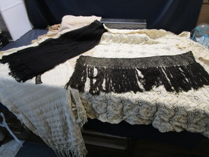 Textiles Shawls, Trim, Tablecloth
