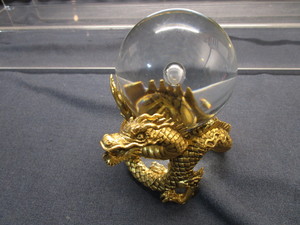 Dragon Stand, 4 Glass Orb