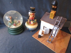Smoker, Cabin, Snow Globe