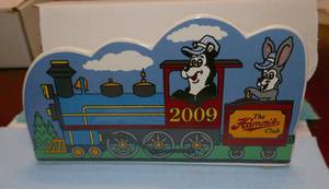 lot 30 image: 2009 Hamms Train ceramic stand - like new in box
