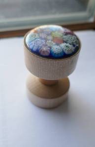 lot 43 image: New Murano style glass top wine stopper  cork with display stand