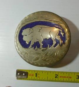 lot 51 image: Sterling Silver Hand Carved cap with Buffalo