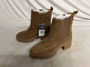 Universal Threads Boots - Size 9.5