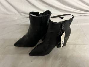 A New Day Black Boots - Size 6