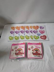 lot 83 image: 2 Valentines Day Craft Kit - Decorate Your Own Cookies with Themed Stickers