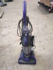 lot 192 image: Dirt Devil Endura Pro Vacuum Cleaner