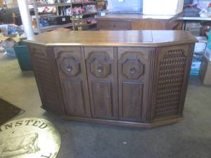 (FRNT) RCA Victor Console Stereo Mo...