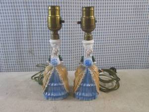 (FS) Pair of Vintage Porcelain Lamp...