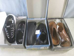 (F-3) 3 Pairs of Shoes Size 7...