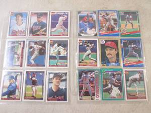 (FS) 2 Binder Sleeves of Baseball C...