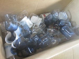 (EW4) Box of Misc Glasses and Cups...
