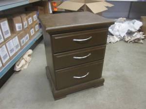 (FRNT) 3-Drawer Night Stand 25 14...
