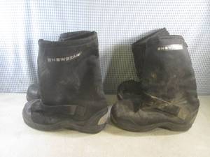 (EW5) 2 Pair of Chets SnowGear Ove...