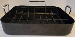 lot 44 image: ONEIDA Roasting Pan w Non-Stick U Rack 