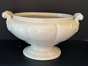 lot 21 image: Vintage RED CLIFF White Ironstone Footed Tureen Grape Pattern Vessel