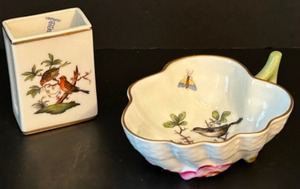 lot 61 image: Vintage HEREND Rothchild Bird China Leaf Shaped Dish & Decorative Matchbox Holder