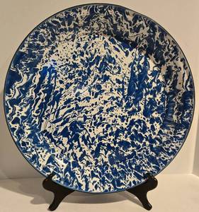 lot 47 image: Vintage Cobalt Blue and White Splatter Granite  Enamelware Large Round Serving Tray