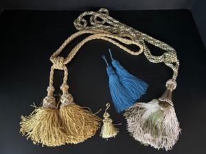 lot 186 image: Vintage Silk Decorative TASSELS Various Colors & Sizes