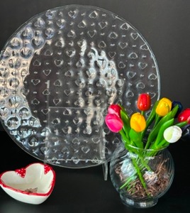 lot 184 image: Delightful Serving Pieces including Heart Pattern Platter, Wood Tulips in a Vase & Small Heart Trinket