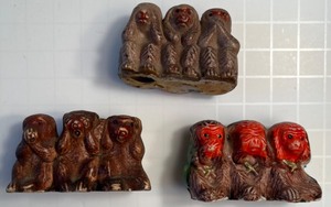 lot 22 image: Vintage Lot of Wise Monkeys - Ceramic - See No Evil, Hear No Evil, Speak No Evil - Qty 3