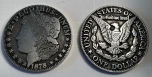 lot 8 image: Vintage Big Metal Replica Front and Back Of a MORGAN 1878 Silver Dollar Made by WILTON