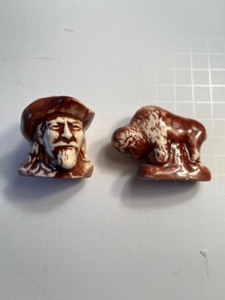 lot 13 image: Old West Nebraska Buffalo Bill Bison Salt and Pepper Shakers Ceramic Souvenir