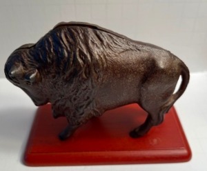 lot 54 image: Antique Vintage Cast Iron BUFFALO Coin Bank