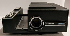 lot 114 image: Vintage KEYSTONE 880 Automatic Projector