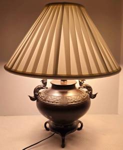 lot 115 image: Vintage TYNDALE FREDERICK Metal Asian Dragon Table Lamp