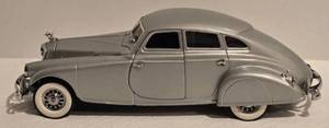 lot 153 image: 1933 PIERCE SILVER ARROW Diecast Model Replica by Danbury Mint 