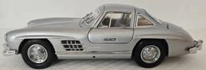 lot 173 image: Franklin Mint 1954 MERCEDES-BENZ 300SL Diecast Model Replica