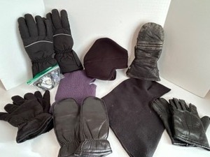 lot 253 image: Lot of MENS Hats, Gloves, Mittens & Face Masks - Winter Gear