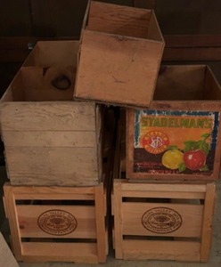 lot 266 image: Vintage Wooden Crates Including Wine, Fruit and One Small Solid Wood Crate - Qty 5