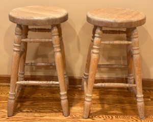 lot 316 image: Pair of Sturdy White Washed Oak Counter Height Stools Unmarked