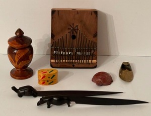 lot 338 image: Vintage Ethnic Collectible Souvenirs from Africa, India & Haiti - Qty 7