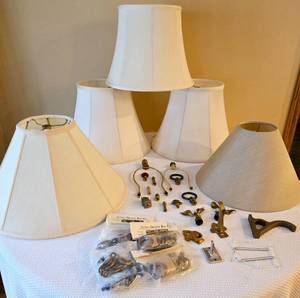 lot 350 image: Vintage Lamp Shades, Finials, Harps & Drapery Rings