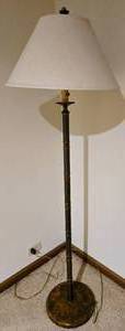 lot 376 image: MCM Mid Century Faux Finish Brass BAMBOO Stem FLOOR LAMP w Shade