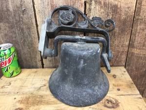 lot 107 image: Old Look Cast Aluminum Bell