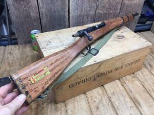 lot 114 image: Vintage Parris Mfg Co. Trainer Rifle