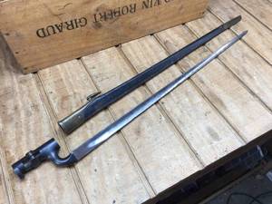 lot 119 image: Antique 1889 British Enfield Triangle Socket Bayonet