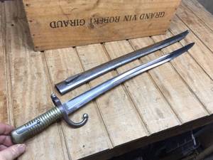 lot 121 image: Antique 1864 St. Etienne - French Bayonet & Scabbard