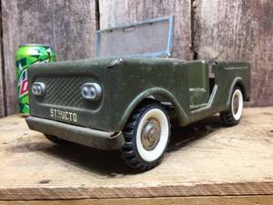 lot 126 image: Vintage Structo Military Type Jeep
