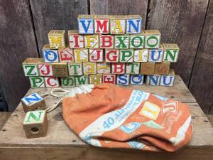 lot 137 image: Vintage PlayskoolHalsam Wooden Block Set - Complete