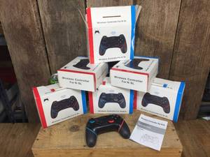 lot 147 image: 6 Wireless Controllers - Like New