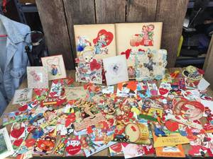lot 172 image: Large Group VintageAntique Valentine Cards - Wow