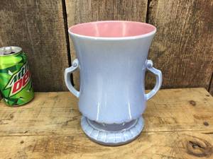 lot 176 image: Redwing Pottery Vase - Nice