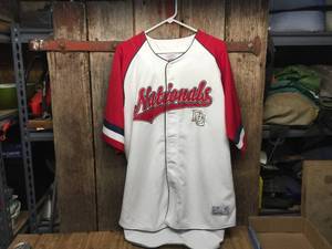 lot 232 image: MLB Washington Nationals Jersey XL True Fan