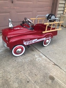 lot 101 image: Pressed Steel Glide Ride Fire Chief Pedal Car